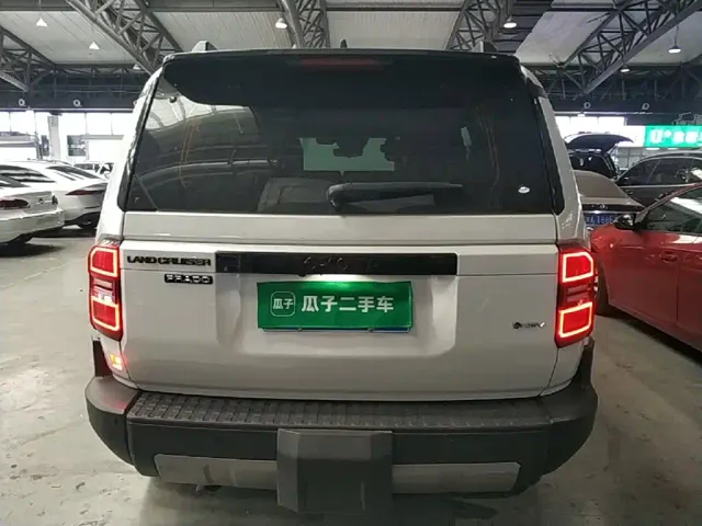 Toyota Prado — Фото автомобиля 5