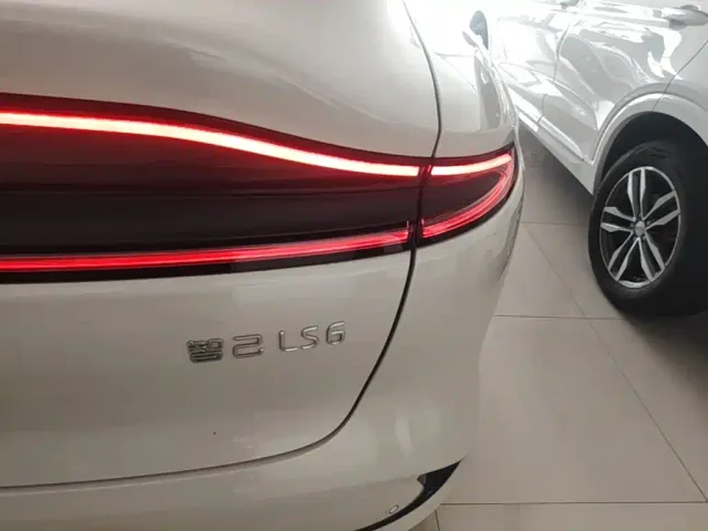 IM Motors LS6 — Фото автомобиля 7