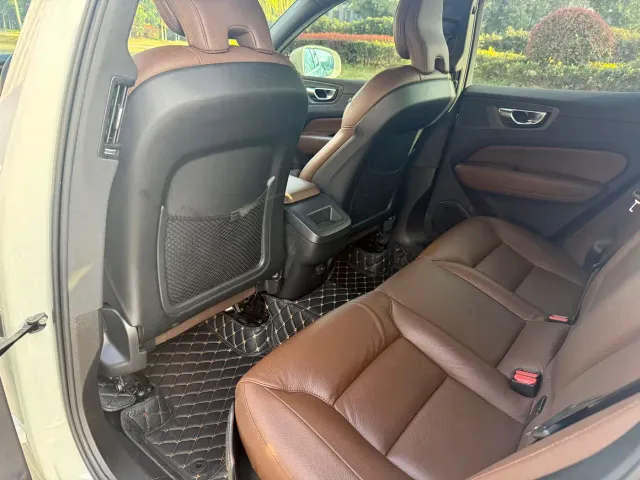 Volvo XC60 — Фото автомобиля 5