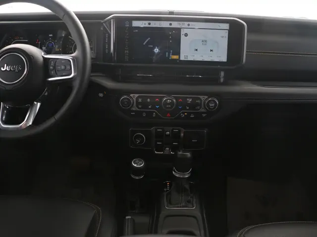 Jeep Wrangler — Фото автомобиля 7