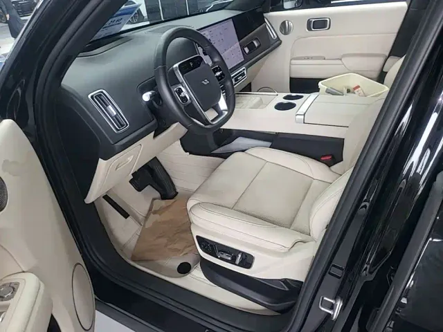 Li Auto L7 — Фото автомобиля 11
