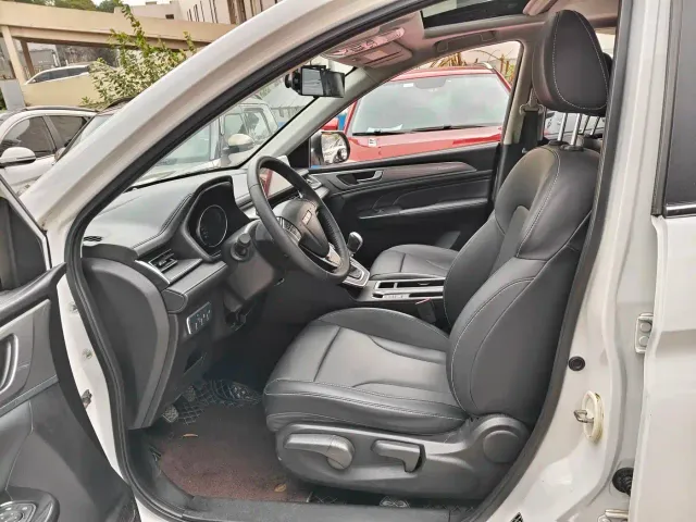 Haval M6 — Фото автомобиля 3