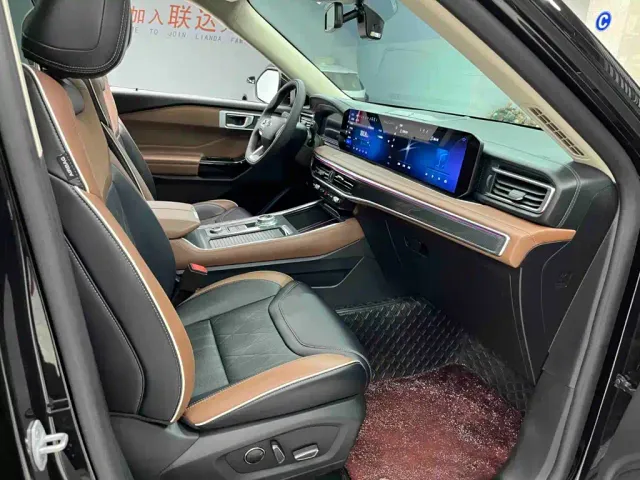 Ford Explorer — Фото автомобиля 18