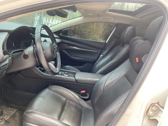 Mazda Axela — Фото автомобиля 4