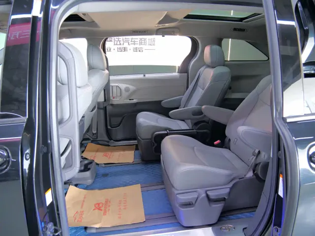 Toyota Granvia — Фото автомобиля 12