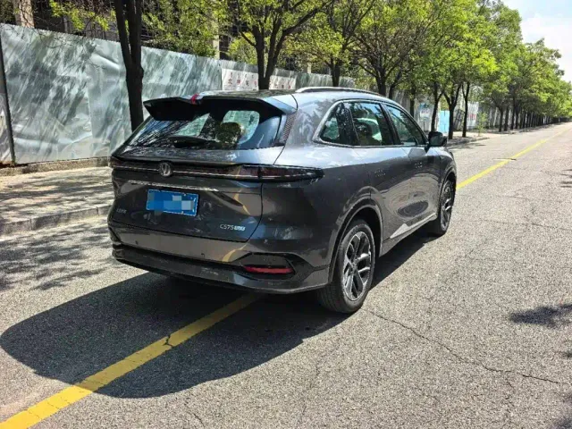 Changan CS75 Plus — Фото автомобиля 9