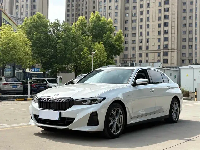 Фотография автомобиля — BMW i3