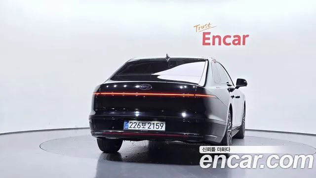 Hyundai Grandeur GN7 — Фото автомобиля 4