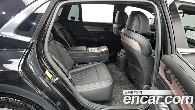 Genesis G90 Бензин 3.5 Turbo e-S/C AWD — Фото автомобиля 12