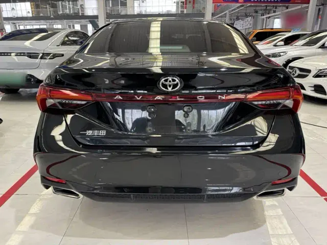Toyota Avalon — Фото автомобиля 5