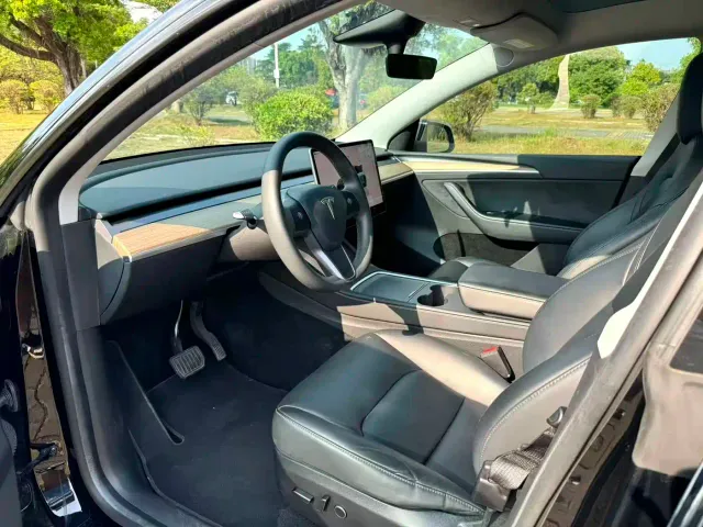 Tesla Model Y — Фото автомобиля 5