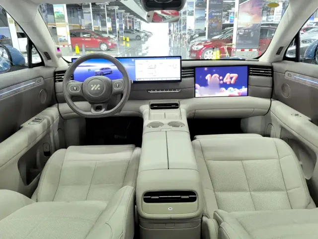 IM Motors LS6 — Фото автомобиля 16
