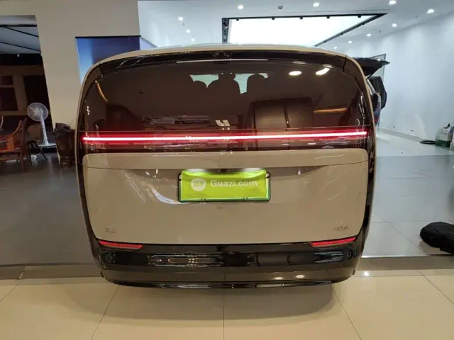 Li Auto MEGA — Фото автомобиля 5