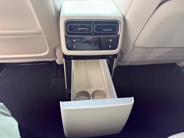 Li Auto i6 — Фото автомобиля 8