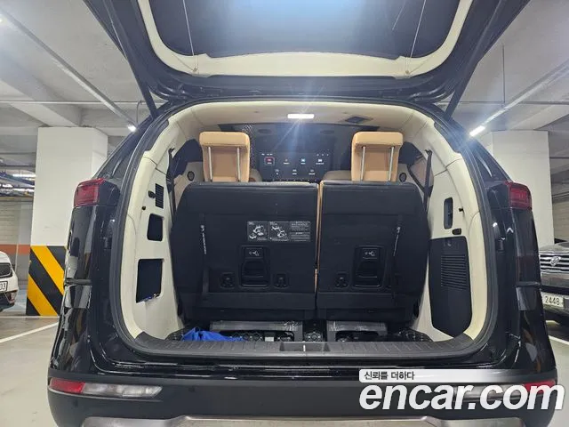 Kia Carnival Generation 4 — Фото автомобиля 7