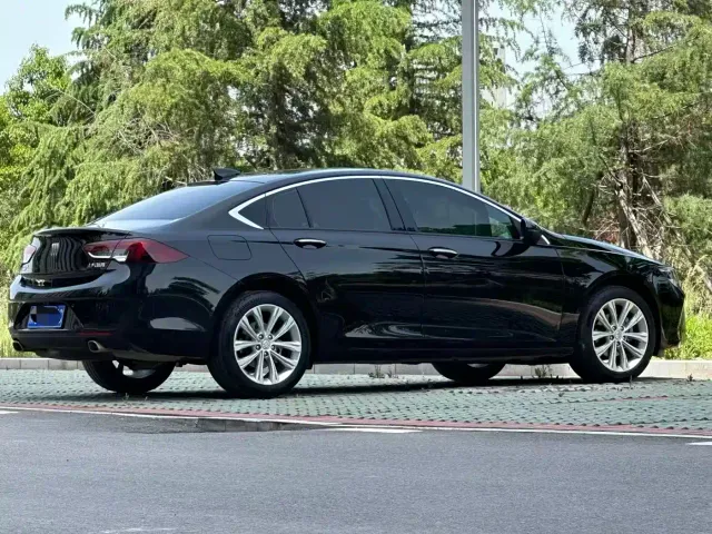 Buick Regal — Фото автомобиля 7