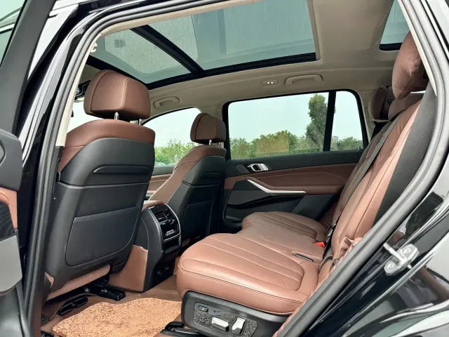 BMW X7 — Фото автомобиля 10