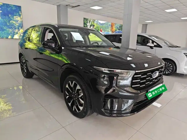 Ford Edge — Фото автомобиля 3