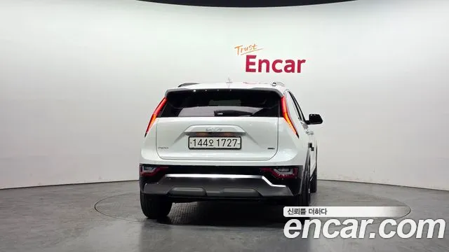 Kia Niro The All New Niro Signature — Фото автомобиля 4