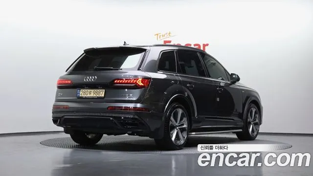 Audi Q7 55 TFSI quattro Premium — Фото автомобиля 2
