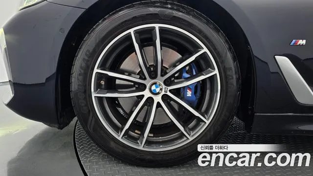BMW 5 Series G30 — Фото автомобиля 5