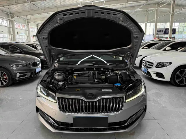 Skoda Superb — Фото автомобиля 21