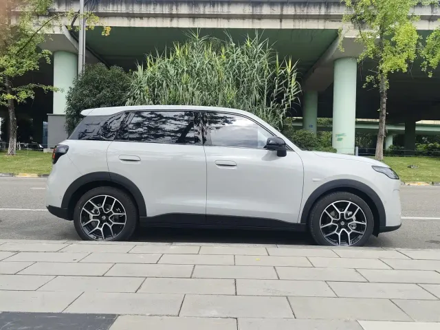 Leapmotor A10 — Фото автомобиля 11