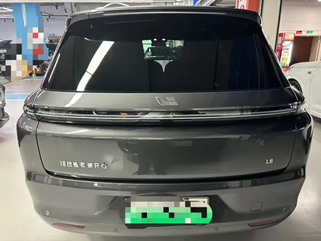 Li Auto L8 — Фото автомобиля 15