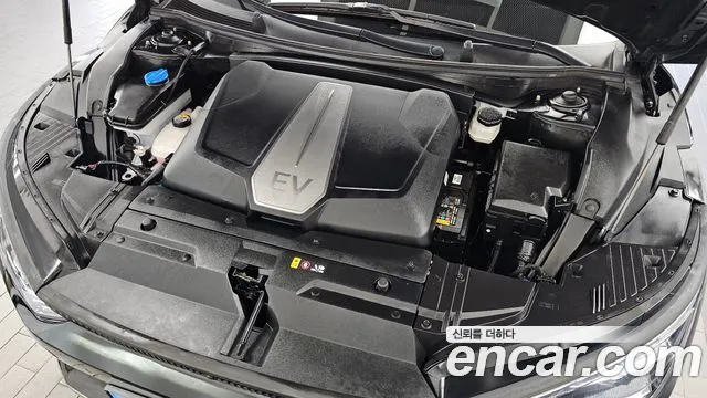 Kia EV6 — Фото автомобиля 9