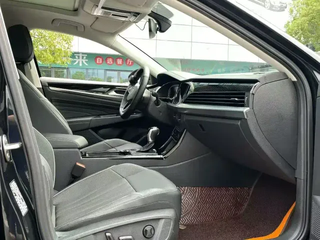 Volkswagen Passat — Фото автомобиля 9