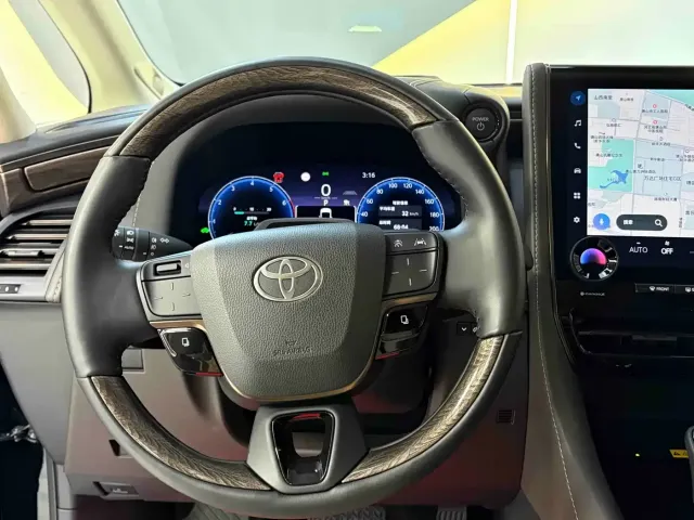 Toyota Alphard — Фото автомобиля 17