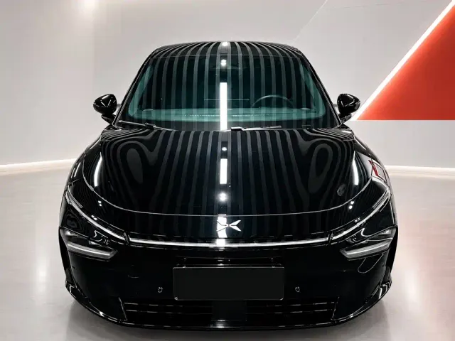 Xpeng P7+ — Фото автомобиля 2