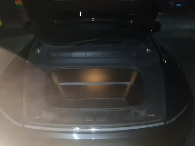 Tesla Model Y — Фото автомобиля 19