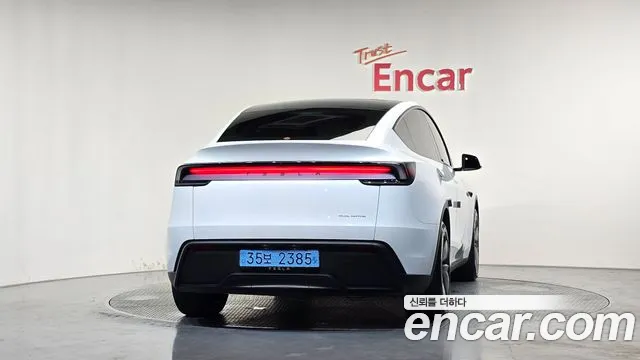Фотография автомобиля — Tesla Model Y