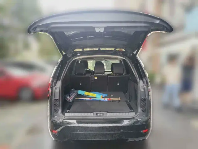 Land Rover Discovery — Фото автомобиля 5