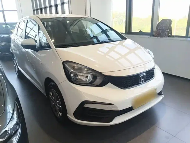 Honda Fit — Фото автомобиля 3