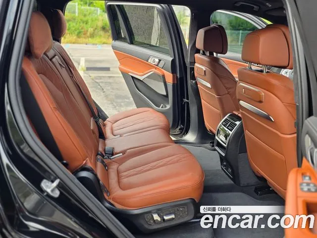 BMW X7 — Фото автомобиля 13