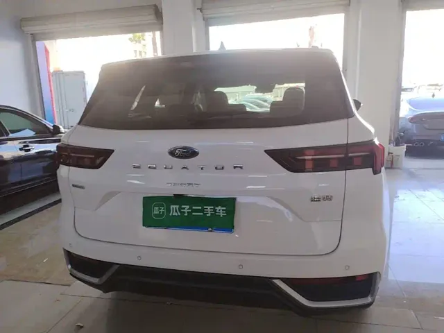 Ford Lingrui — Фото автомобиля 5