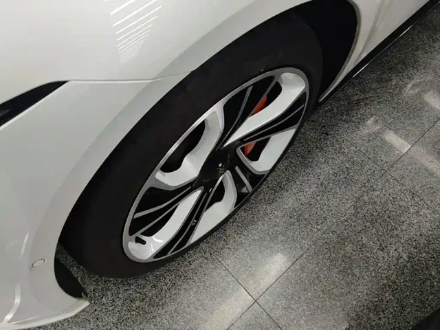 IM Motors L7 — Фото автомобиля 22