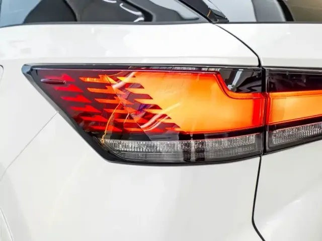 Lexus RX — Фото автомобиля 9