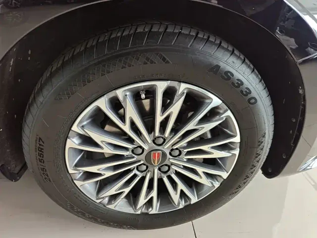 Hongqi H5 — Фото автомобиля 22