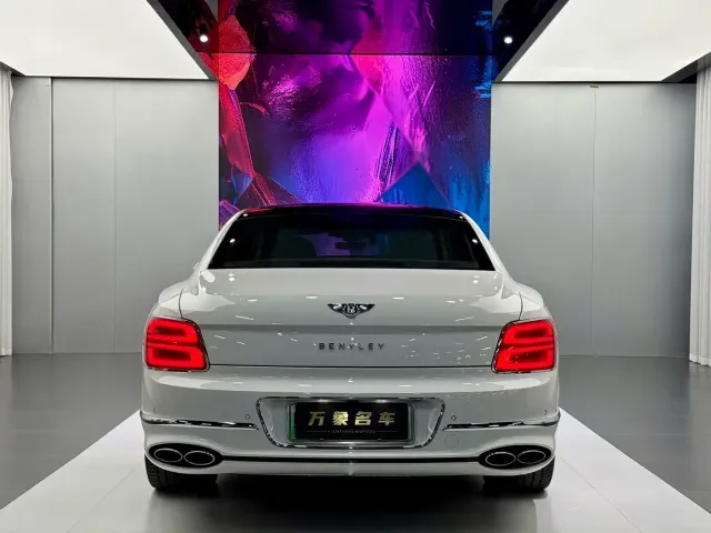 Bentley Flying Spur Plug-in Hybrid 2022 2.9T V6 Hybrid — Фото автомобиля 5