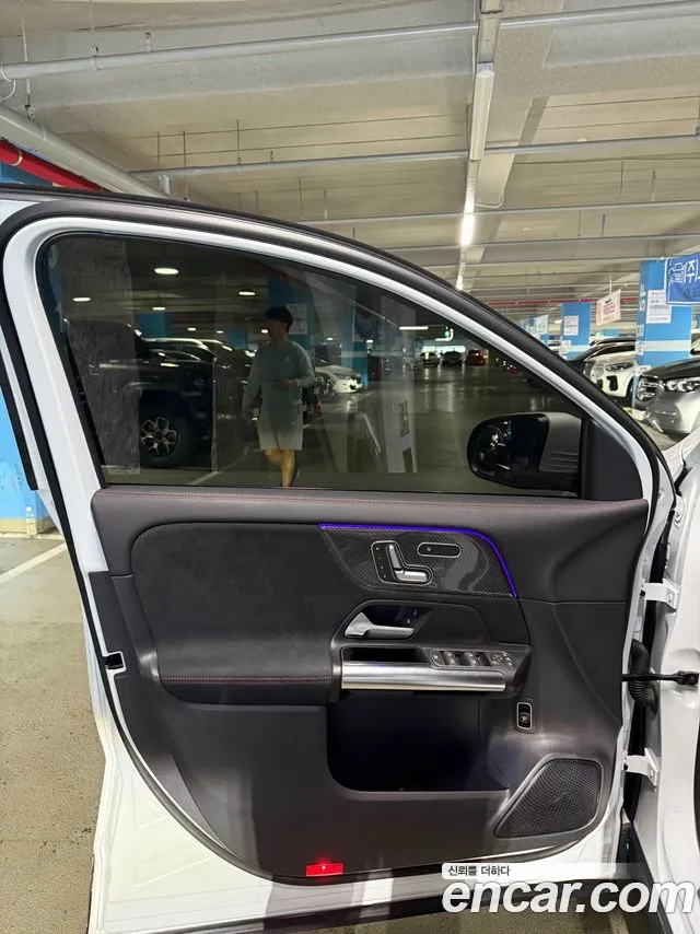 Mercedes-Benz GLA-Class H247 — Фото автомобиля 11