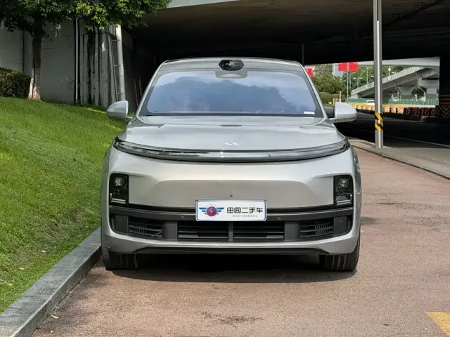 Li Auto L9 — Фото автомобиля 2