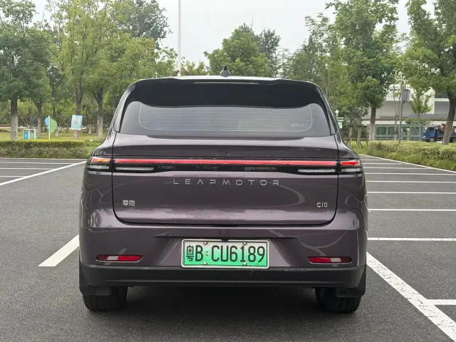 Leapmotor C10 — Фото автомобиля 4