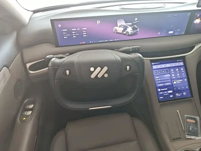IM Motors L6 — Фото автомобиля 14