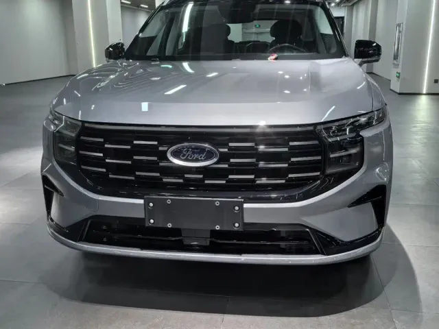 Ford Edge — Фото автомобиля 2