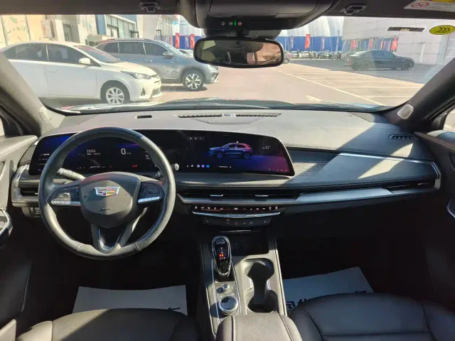 Cadillac XT4 — Фото автомобиля 10