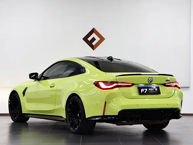 BMW M4 — Фото автомобиля 4