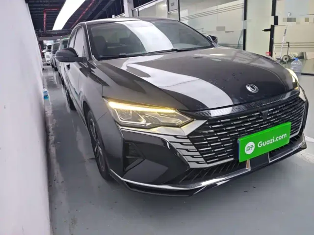 Dongfeng Yixuan MAX — Фото автомобиля 3